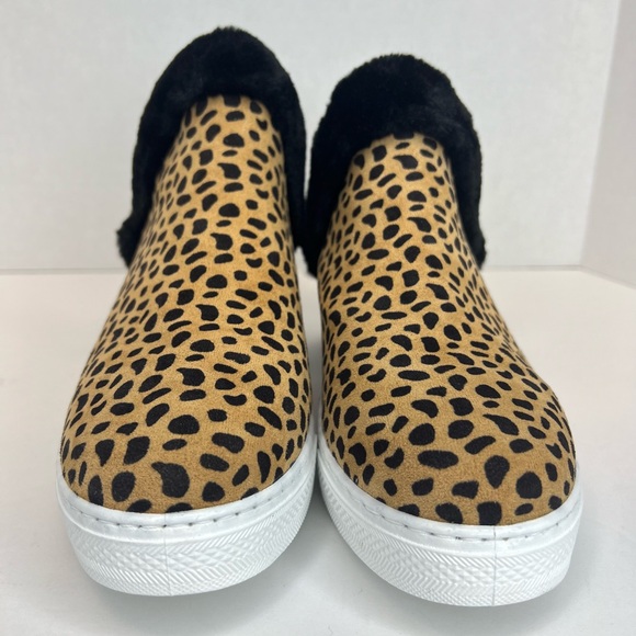 Rouge Helium Womens Faux Fur Trimmed Ankle Booties Sz 8.5M Tried on only NWOB - Picture 4 of 15